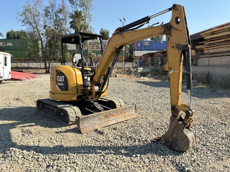 2014-caterpillar-304e2-cr-image-2