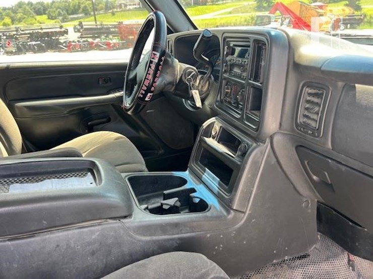 2007-chevrolet-silverado-2500hd-image-27