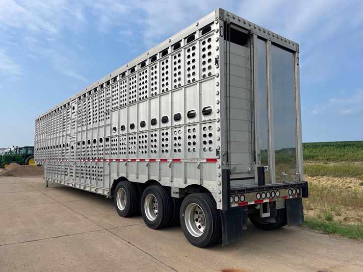 2021-eby-livestock-trailer-image-5