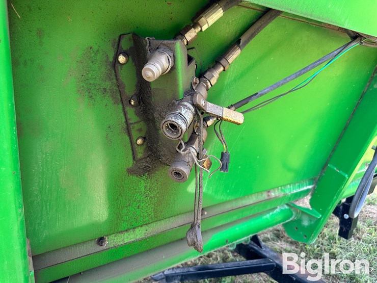 2005-john-deere-630f-image-14