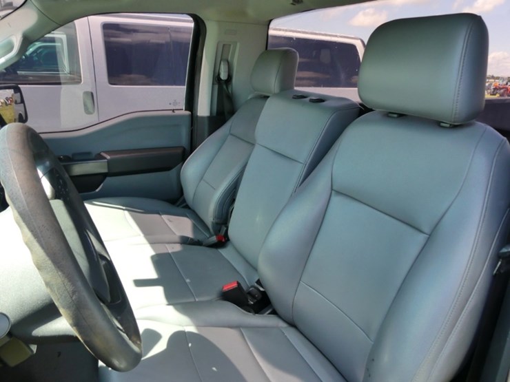 2021-ford-f150-xl-image-8