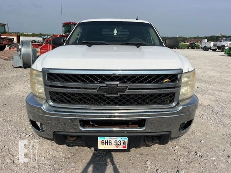 2011-chevrolet-silverado-2500hd-lt-image-11