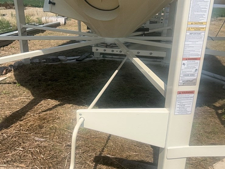 concept-5,000-bushel-hopper-bin,-fully-equipped-with-agi-grainguard-bin-fan-with-7.5-hp-three-phase-electric-motor-image-36
