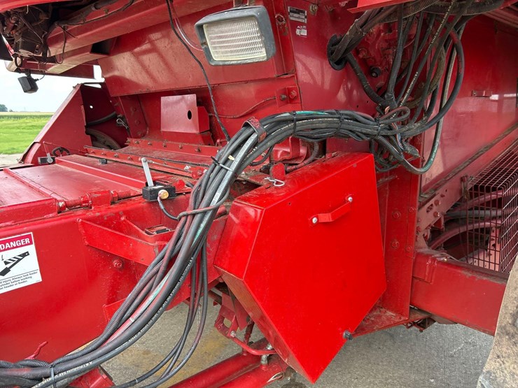 case-ih-2388-image-16