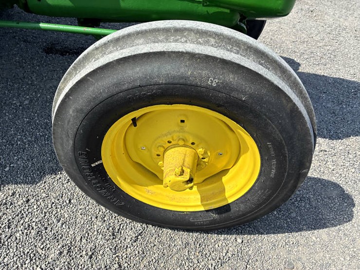 1958-john-deere-820-image-27