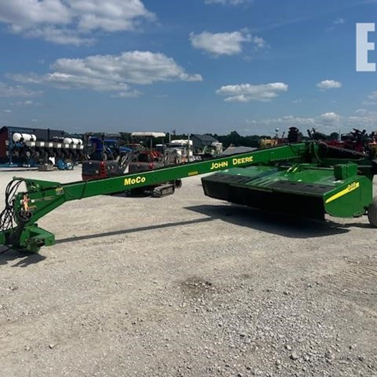 2016 JOHN DEERE 946