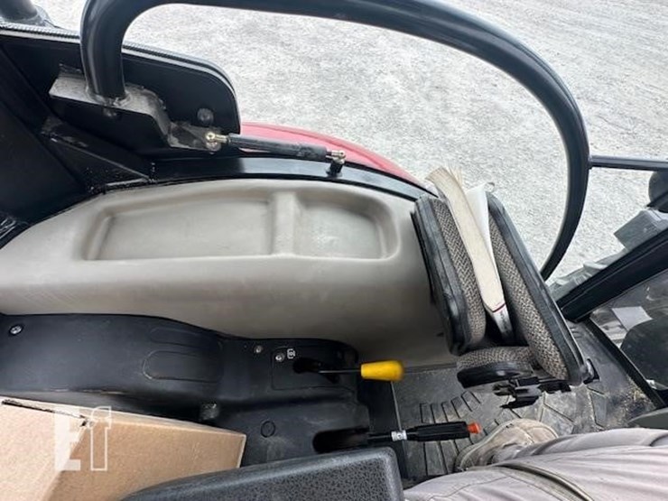 2021-case-ih-farmall-75a-image-36