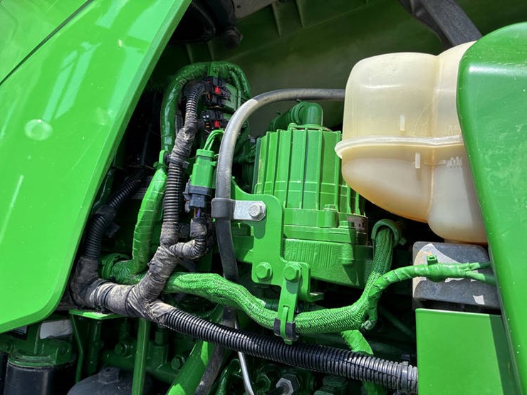 2018-john-deere-8400r-image-68