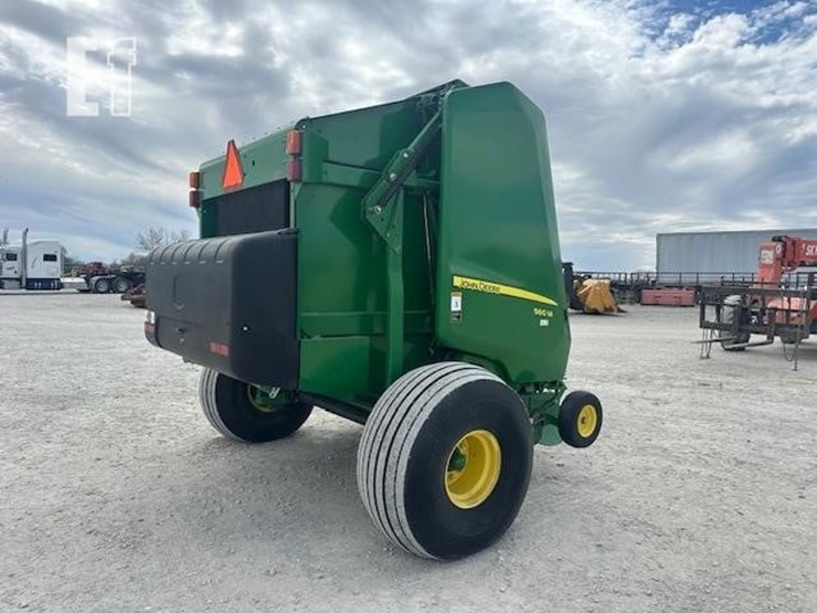 2019-john-deere-560m-image-5