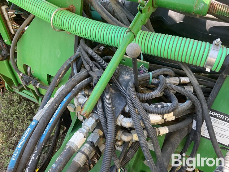 2013-john-deere-1760-image-17