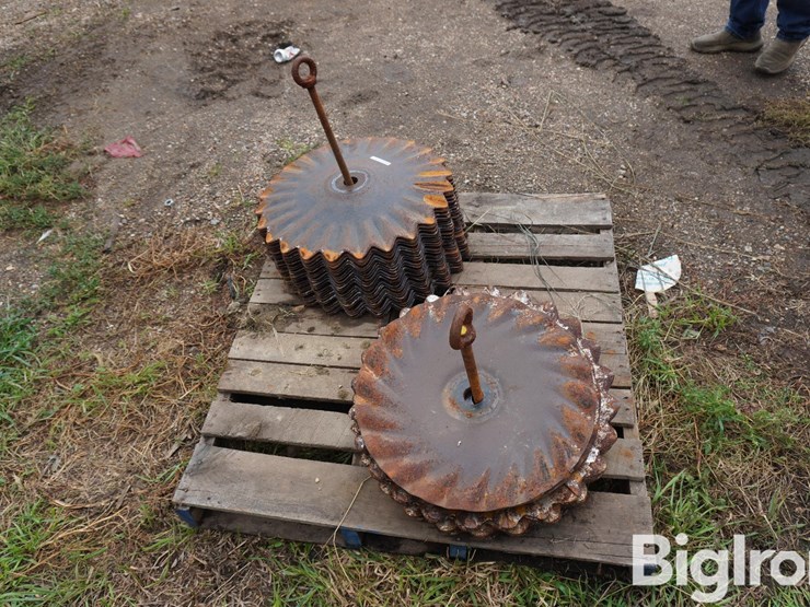 case-ih-330-image-4