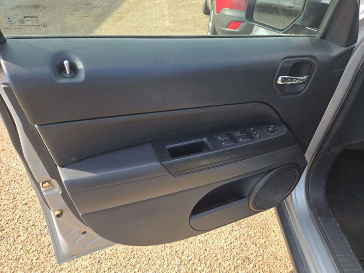 2016-jeep-patriot-image-11