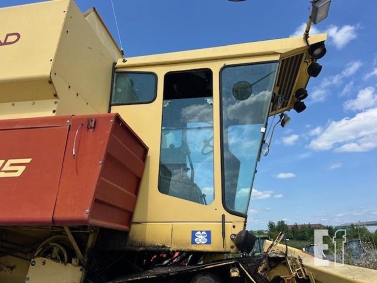 new-holland-tr85-image-22