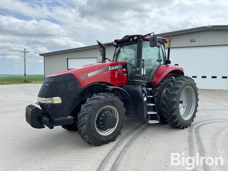 2018-case-ih-magnum-250-image-1