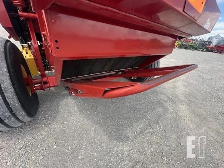 2010-new-holland-br7090-image-20