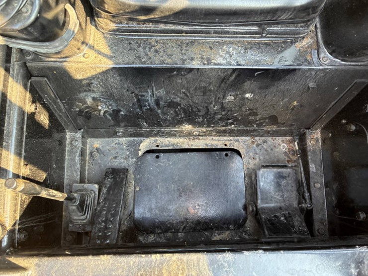2019-caterpillar-246d-image-45