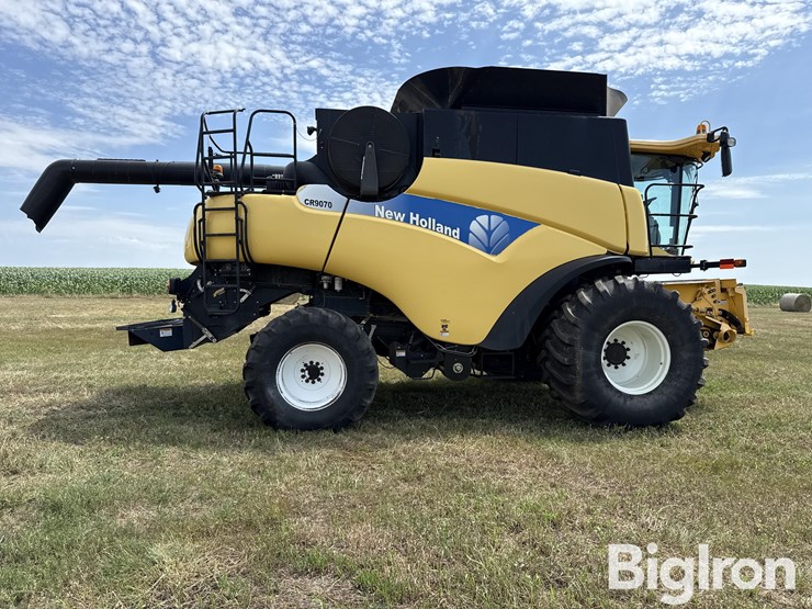 2008-new-holland-cr9070-image-4