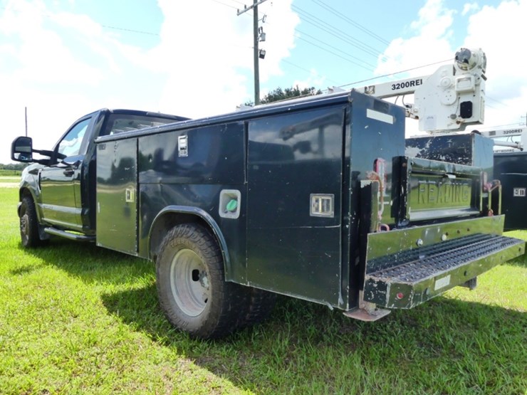 2019-ford-f350-xl-image-4