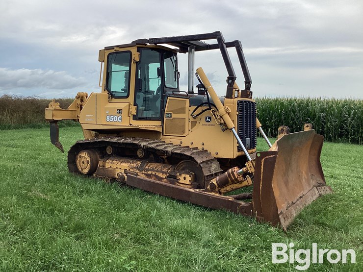 2003-deere-850c-lt-image-4