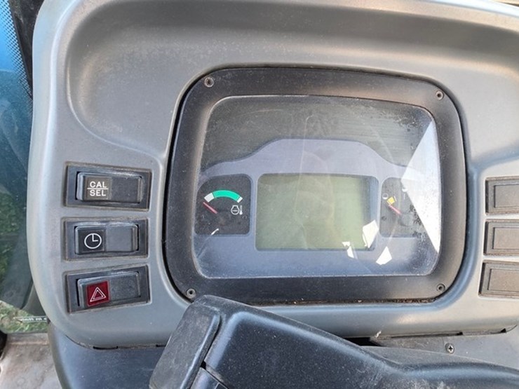 new-holland-tn70d-image-61