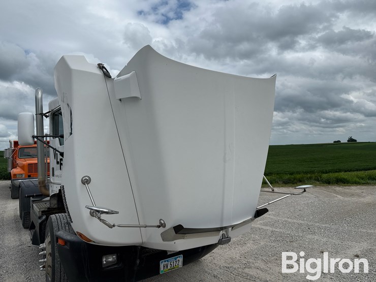 2002-kenworth-t600-image-13