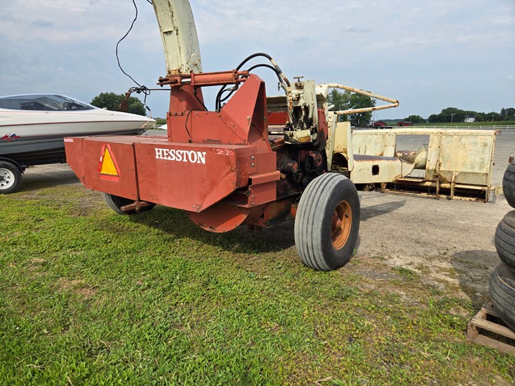 hesston-7160-image-4