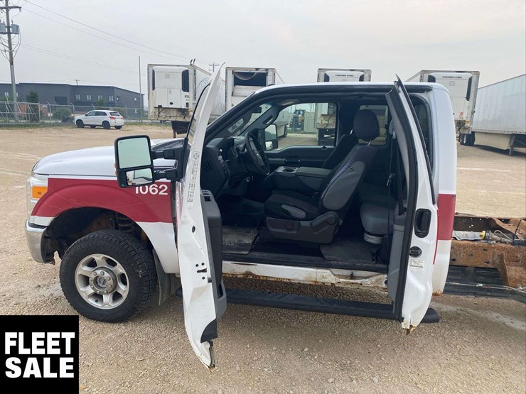 2015-ford-f350-image-38