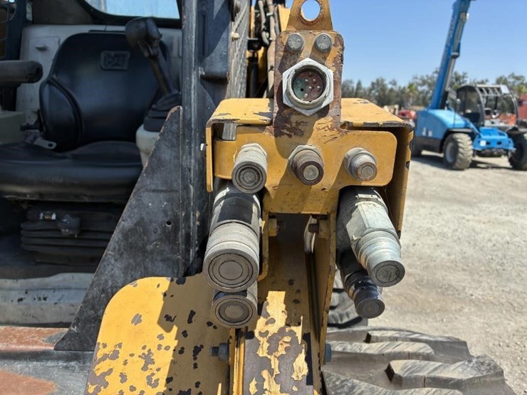 2011-caterpillar-262c-image-6