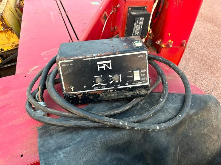 new-holland-790-image-23