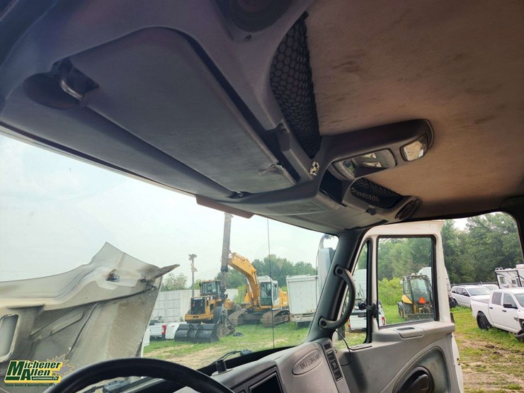 2007-international-durastar-4400-image-30