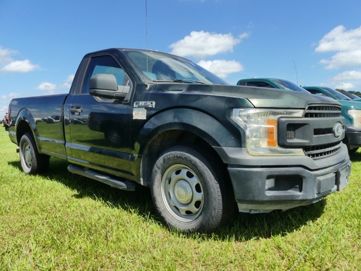 2020-ford-f150-xl-image-2