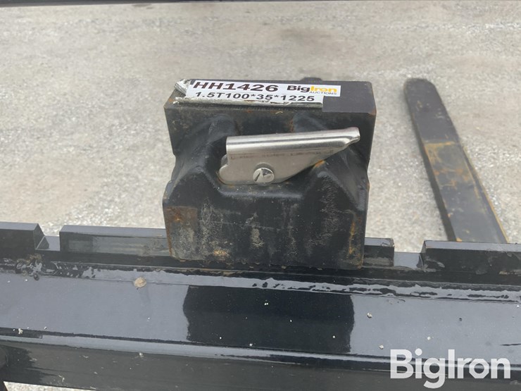 agt-saii00-48"-skid-steer-pallet-forks-&-mast-assembly-image-13