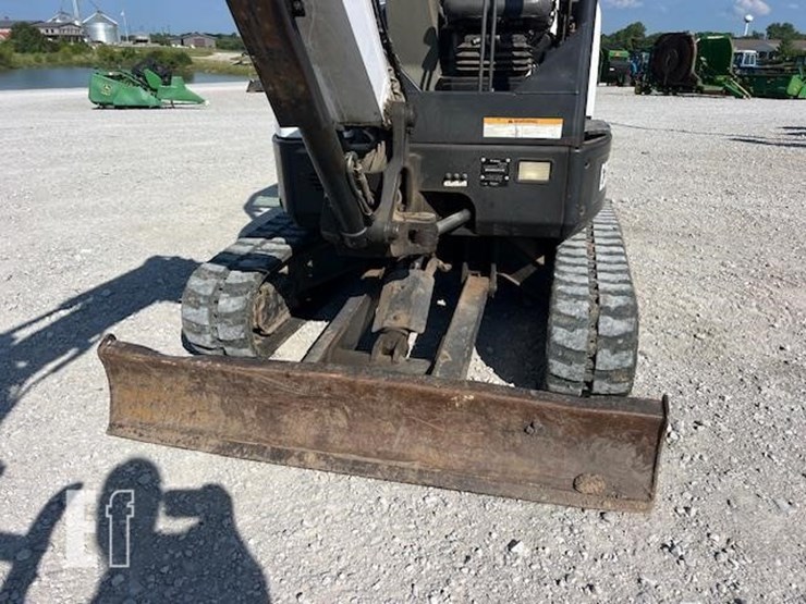 2010-bobcat-e35-image-17