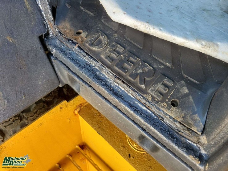 2011-deere-710j-image-48