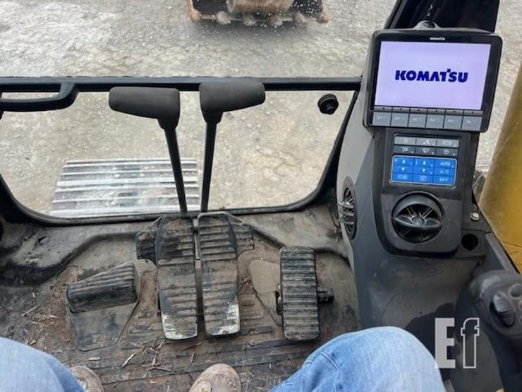 komatsu-pc210-lc-image-36