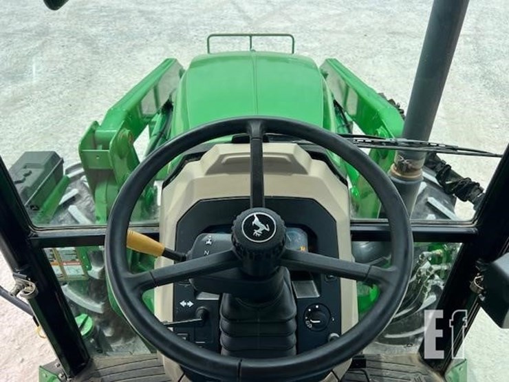 john-deere-6105d-image-50