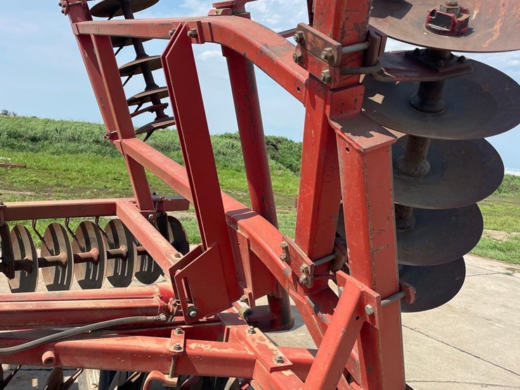 massey-ferguson-820-image-15