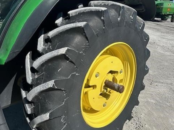 2017-john-deere-6130r-image-11