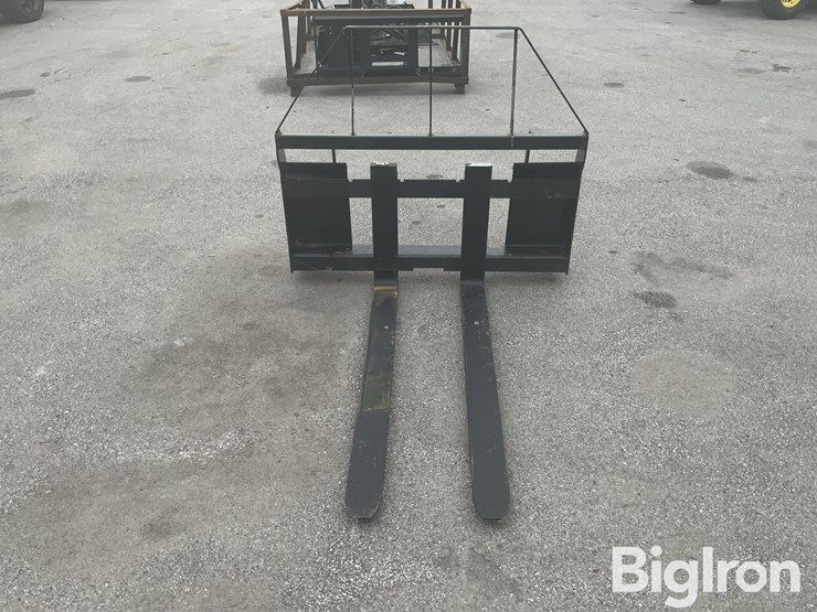 agt-saii00-48"-skid-steer-pallet-forks-&-mast-assembly-image-2