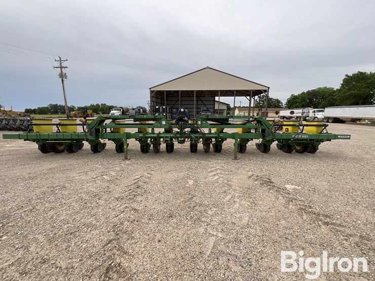 john-deere-1720-image-2