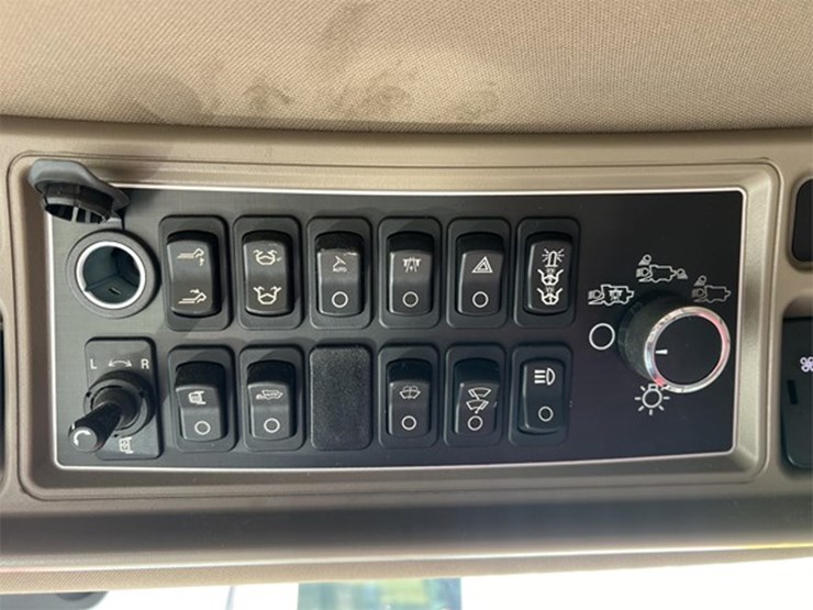 2022-case-ih-8250-image-43