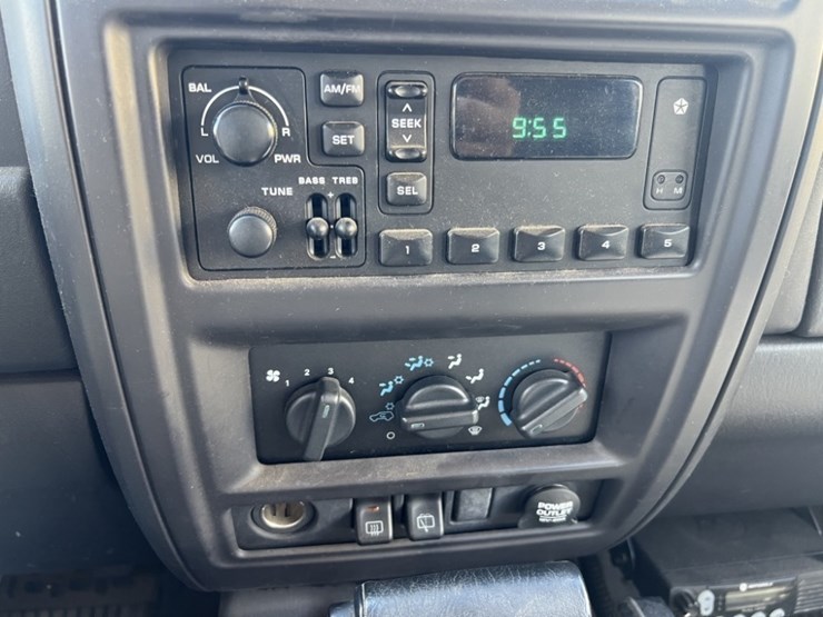 1999-jeep-cherokee-image-30