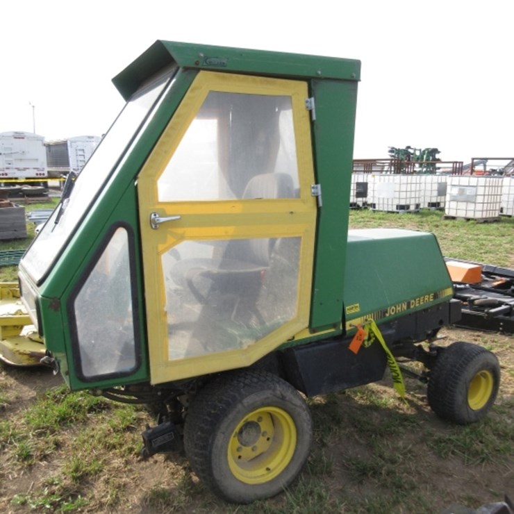 JOHN DEERE F1145