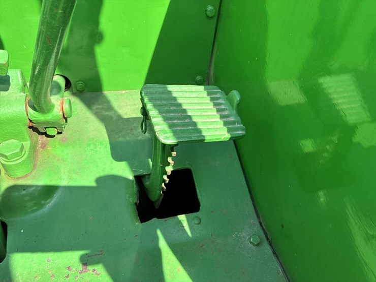 1958-john-deere-820-image-46