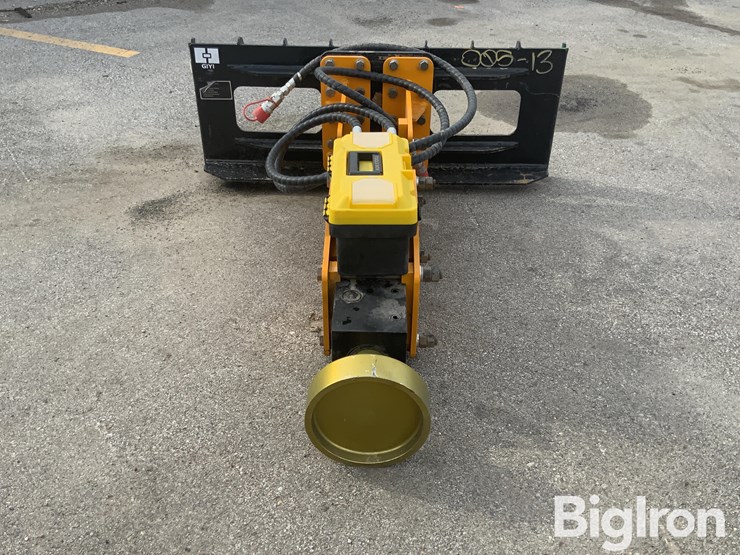 2025-post-pounder-giyi-680-skid-steer-post-driver-image-2