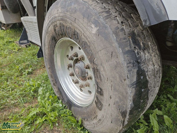 2012-kenworth-t800-image-16