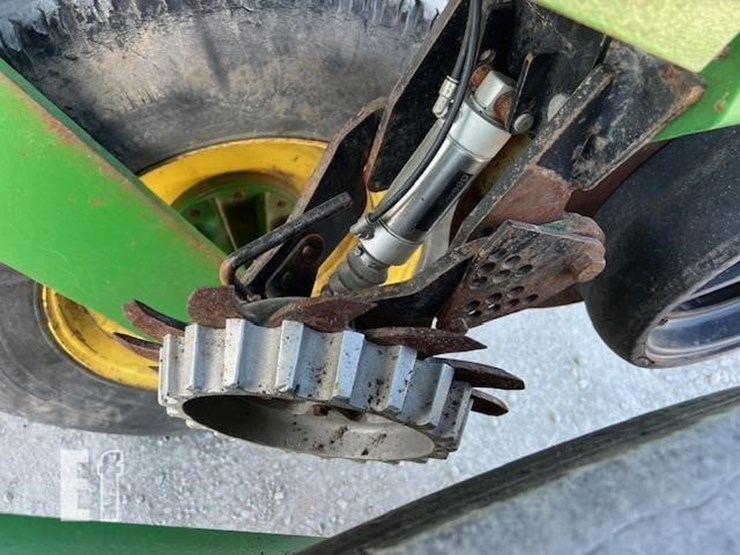 2009-john-deere-1770nt-image-52