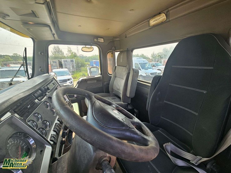 2009-kenworth-t800-image-29