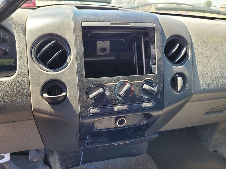 2008-ford-f150-xl-image-11