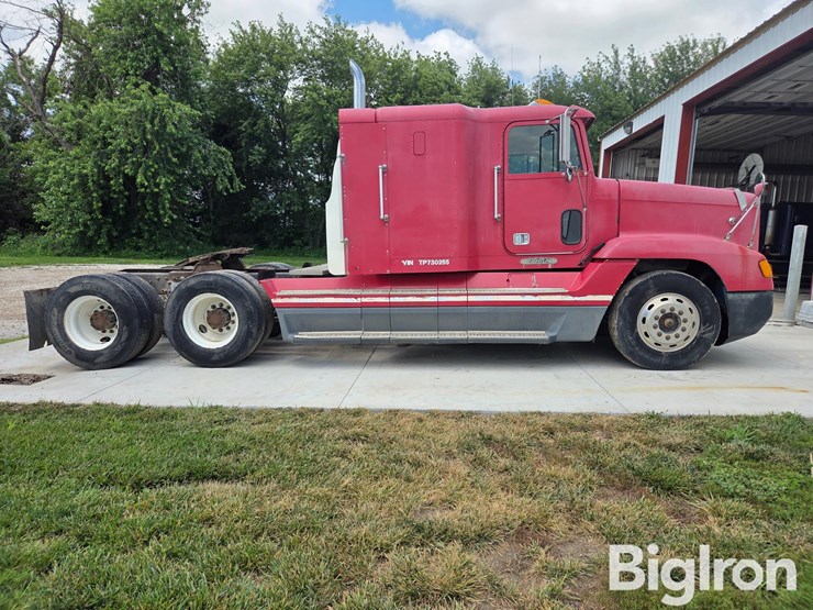 1996-freightliner-fld120-image-4